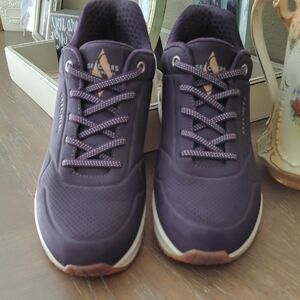 Skechers Women's Deep Purple Sneakers, Size 8M, Look Almost New.